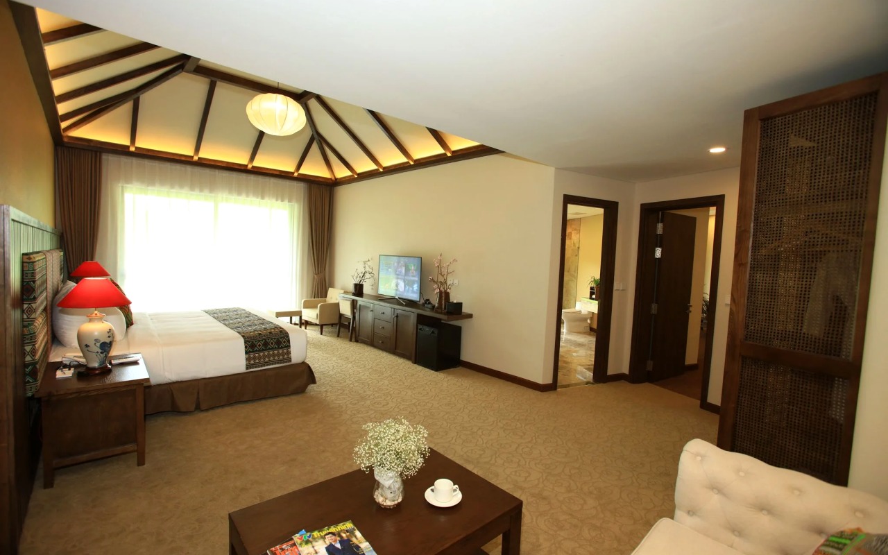 Phòng Executive Suite tại Serena Resort Hòa Bình